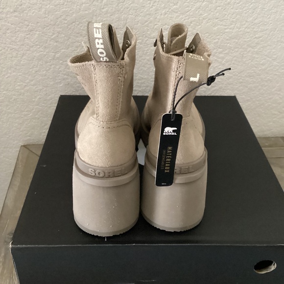 SOREL Hi-Line Waterproof Lace-Up Boot (Women) 9M - Picture 6 of 10